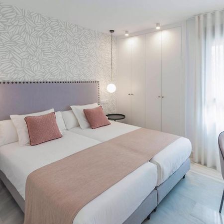 Premium Apartment & Free Parking By Ele Apartments Малага Экстерьер фото