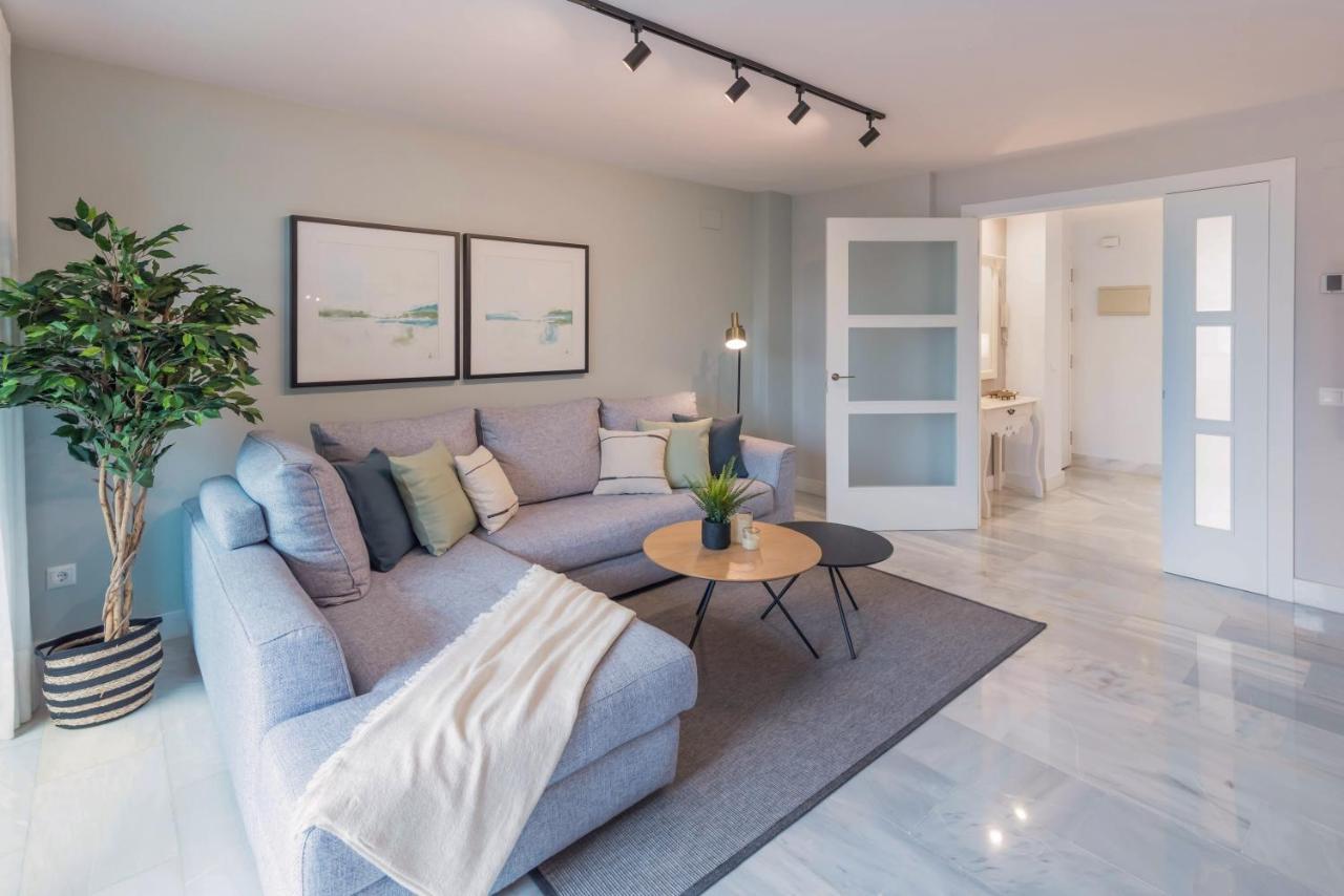 Premium Apartment & Free Parking By Ele Apartments Малага Экстерьер фото