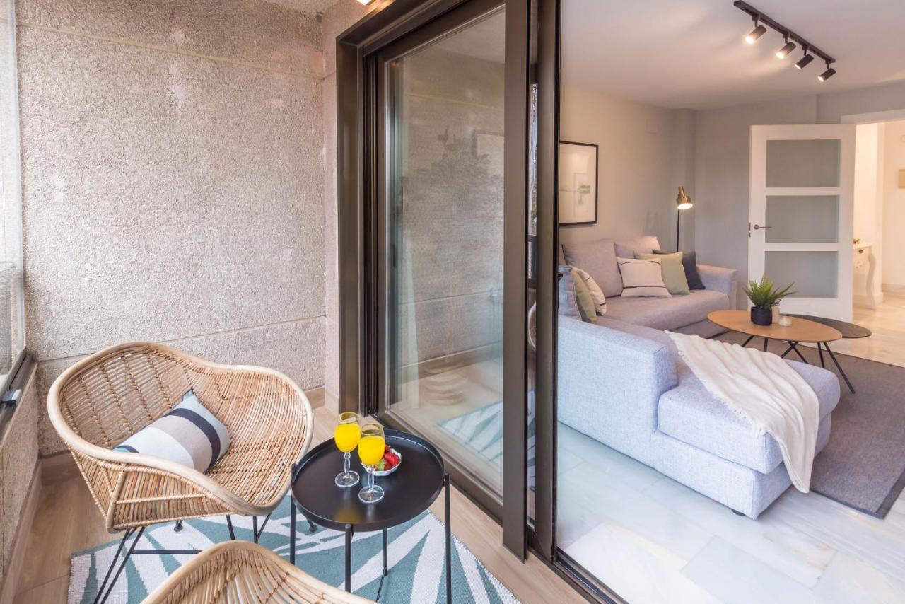 Premium Apartment & Free Parking By Ele Apartments Малага Экстерьер фото